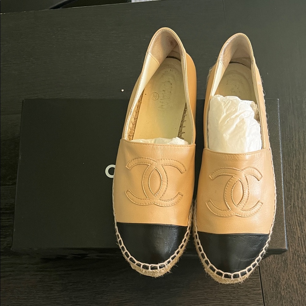 CHANEL Tan and Black Espadrilles